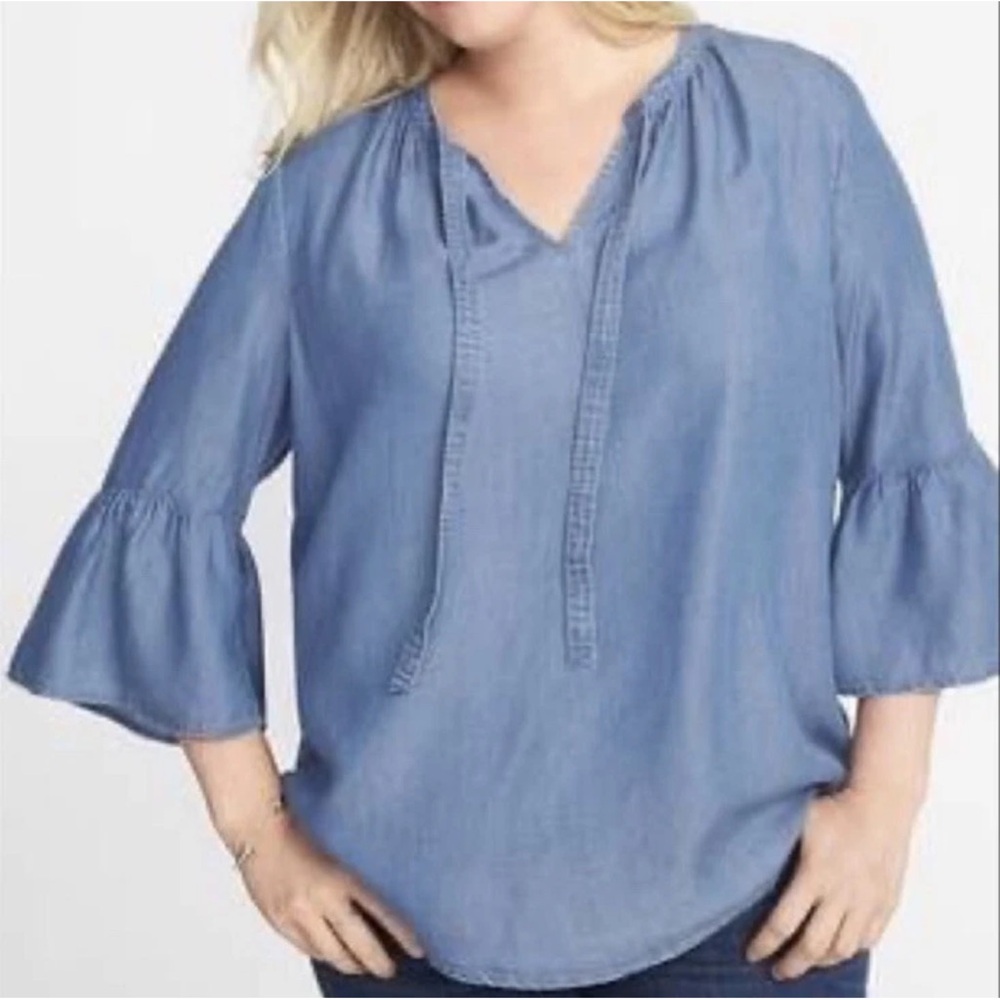 Old Navy Blue Chambray Blouse with Tie Neck Size Small